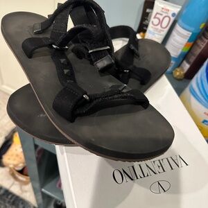 Valentino men rockstud sandal
